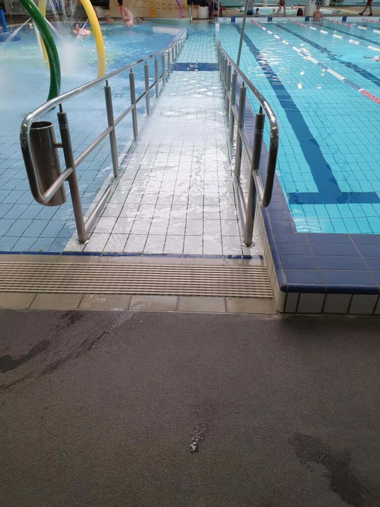 25 metre, Warm Water and Program pool with access ramp; Splash Park with beach entry; and Spa offers wide step entry.